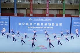 详解棒球规则中的球迷接捕场内飞球